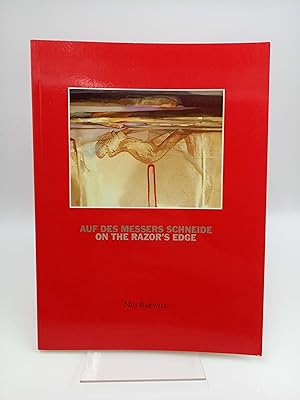 Bild des Verkufers fr Nils Burwitz - Auf des Messers Schneide / On the Razor s Edge (Dieser Katalog erschien anllich der Ausstellung in der Kunsthalle Mnchen-Germering, 1995) zum Verkauf von Antiquariat Smock