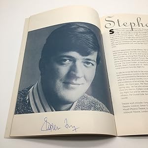 Immagine del venditore per PROGRAMME FOR ALBERY THEATRE PRODUCTION OF CELL MATES [SIGNED BY STEPHEN FRY] venduto da Any Amount of Books