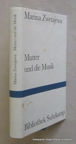 Bild des Verkufers fr Mutter und die Musik. Autobiographische Prosa. Aus dem Russischen u. mit Nachwort von Ilma Rakusa. Frankfurt, Suhrkamp, 1987. Mit Portrt. 175 S., 7 Bl. Or.-Pp. mit Schutzumschlag; dieser leicht fleckig. (Bibliothek Suhrkamp, 941). (ISBN 3518019414). - Erste deutsche Ausgabe. zum Verkauf von Jrgen Patzer