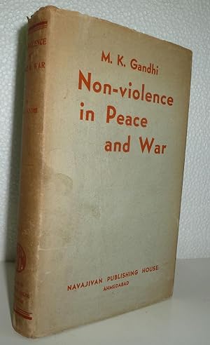Bild des Verkufers fr Non-Violence in Peace & War zum Verkauf von Sekkes Consultants