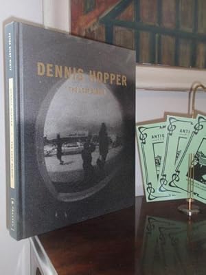 Bild des Verkufers fr Dennis Hopper. The Lost Album. Vintage Photographien aus den sechziger Jahren. zum Verkauf von Antiquariat Klabund Wien