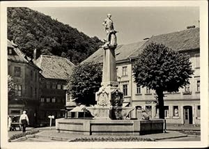 Bild des Verkufers fr Ansichtskarte / Postkarte Suhl in Thringen, Waffenschmied, Brunnen zum Verkauf von akpool GmbH