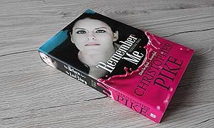 Bild des Verkufers fr Remember Me: Volume Two: The Return Part II and The Last Story (Remember Me (Paperback)) zum Verkauf von just books