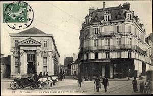 Seller image for Ansichtskarte / Postkarte Bourges Pignoux Cher, La Place Cujas et l'Ecole des Beaux Arts, caleches for sale by akpool GmbH