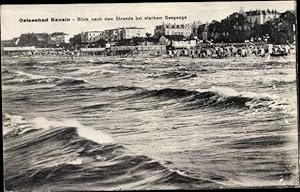 Bild des Verkufers fr Ansichtskarte / Postkarte Ostseebad Bansin Heringsdorf auf Usedom, Strandblick bei starkem Seegang zum Verkauf von akpool GmbH