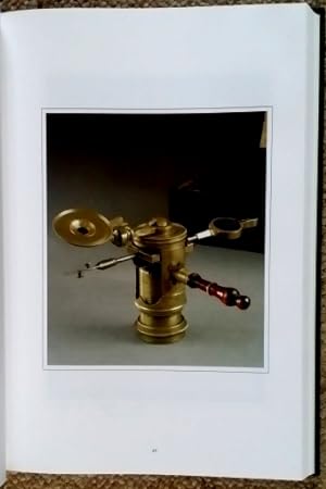 Imagen del vendedor de The Discoverers? Lens ? A Photographic History of the Simple Microscope 1680 - 1880 a la venta por Jeffrey Formby Antiques