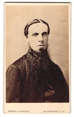 Image du vendeur pour Photo Samuel A. Walker, London, Portrait junger Mann mit langem Kinnbart mis en vente par Bartko-Reher