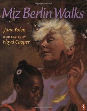 Imagen del vendedor de Miz Berlin Walks by Yolen, Jane [Paperback ] a la venta por booksXpress