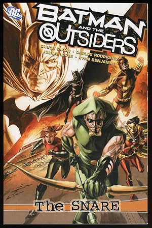 Image du vendeur pour Batman and the Outsiders 2 The Snare Trade Paperback TPB Jim Calafiore cvr art mis en vente par CollectibleEntertainment