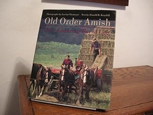 Immagine del venditore per Old Order Amish: Their Enduring Way of Life venduto da Bungalow Books, ABAA