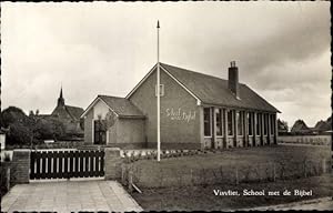 Bild des Verkufers fr Foto Ansichtskarte / Postkarte Visvliet Groningen Niederlande, School met de Bijbel zum Verkauf von akpool GmbH