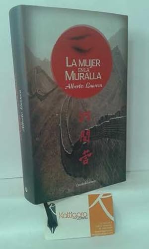 Imagen del vendedor de LA MUJER EN LA MURALLA a la venta por Librera Kattigara