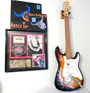 SIGNED ALICE IN CHAINS GUITAR Signed