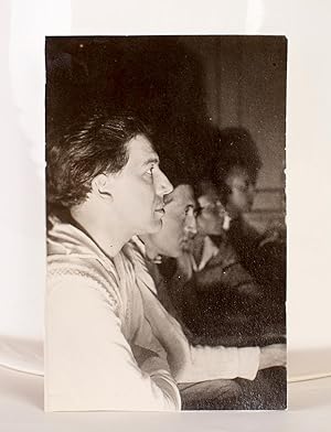 Photographie originale représentant André Breton de profil aux côtés de Max Morise