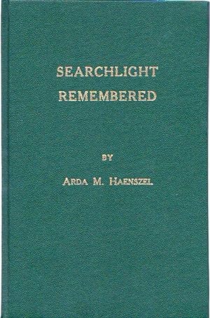 Bild des Verkufers fr Searchlight Remembered zum Verkauf von Frank Hofmann