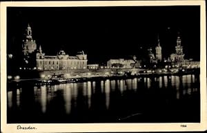 Bild des Verkufers fr Ansichtskarte / Postkarte Dresden Zentrum Altstadt, Vor der Zerstrung d. anglo-am. Bomb. im Februar 1945, Nacht zum Verkauf von akpool GmbH