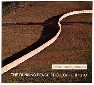 Immagine del venditore per The Running Fence Project. Christo. Text by Werner Spies. Photographs by Wolfgang Volz. venduto da Heinrich Heine Antiquariat oHG