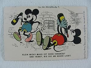 Bild des Verkufers fr Micky Maus / Mickey Mouse Postkarte " Klein Micky Maus ist sehr vergngt und trinkt, bis sie am Boden liegt ". zum Verkauf von Wolfgang Kohlweyer