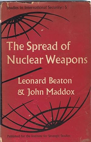 Imagen del vendedor de The Spread of Nuclear Weapons : Studies in International Security: 5 a la venta por Michael Moons Bookshop, PBFA