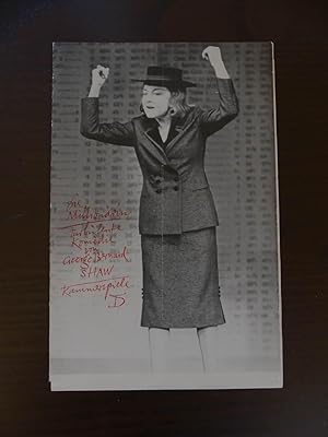 Imagen del vendedor de Programmheft. Deutsches Theater Berlin, Kammerspiele 1965/66. DIE MILLIONRIN von George Bernard Shaw. Regie: Hannes Fischer, Bhnenbild/ Kostme: Walter Wallbaum. Mit Lisa Macheiner, Dietrich Krner, Klaus Piontek, Wilhelm Koch-Hooge, Helga Labudda, Otto Mellies, Fritz Links, Trude Bechmann, Hannjo Hasse. a la venta por Antiquariat Maralt