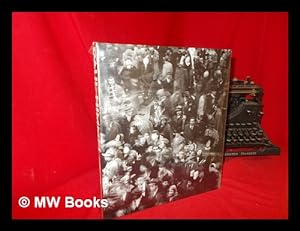 Image du vendeur pour Photographs / Paul Himmel ; Introduction by Martin Harrison ; Art Direction by Lillian Bassman mis en vente par MW Books Ltd.