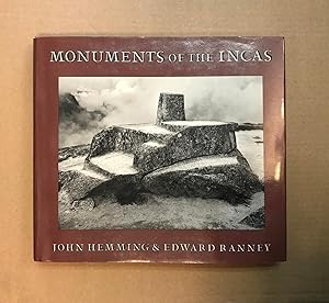 Bild des Verkufers fr Monuments of the Incas (A New York Graphic Society Book) zum Verkauf von Fahrenheit's Books