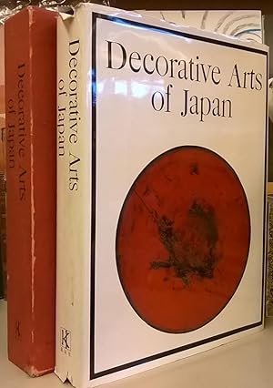 Immagine del venditore per Decorative Arts of Japan venduto da Moe's Books