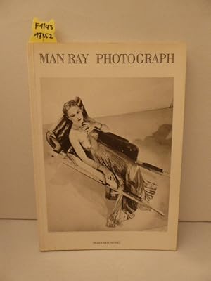 Man Ray, Photograph. mit e. Einl. von Jean-Hubert Martin. [Aus d. Franz. u.d. Engl. übers. von Be...