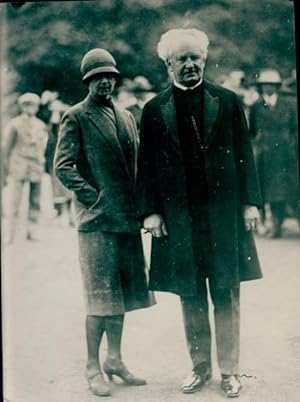 Foto Schriftsteller Gerhart Hauptmann mit seiner Gattin