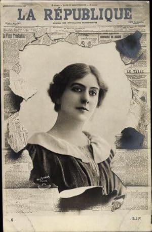 Passepartout Ansichtskarte / Postkarte Portrait de Femme, Actrice sortant du Journal La République
