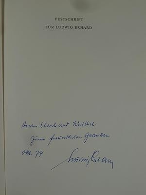 Bild des Verkufers fr Ludwig Erhard - Beitrge zu seiner politischen Biographie. zum Verkauf von Antiquariat Dorner