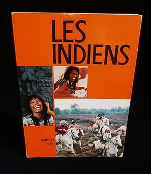 Image du vendeur pour LES INDIENS . mis en vente par Librairie Franck LAUNAI