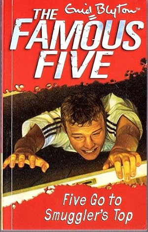 Imagen del vendedor de The Famous Five 4 : Five go to Smuggler`s Top a la venta por Caerwen Books