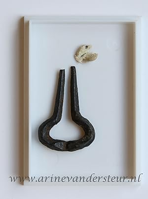 Mouth-Harp/ MONDHARPJE, ARCHEOLOGY/ARCHEOLOGIE Metal mouth harp from 17th century (?) found near ...