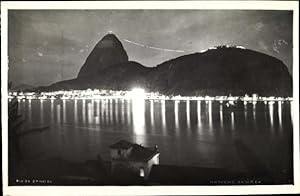Bild des Verkufers fr Ansichtskarte / Postkarte Rio de Janeiro Brasilien, Nachtansicht zum Verkauf von akpool GmbH