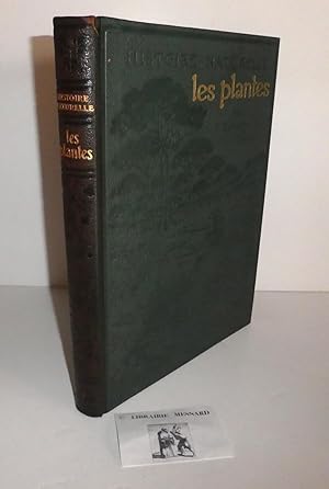 Imagen del vendedor de Les plantes. Nouvelle dition revue et augmente. Histoire naturelle illustre. Paris. Larousse. 1922. a la venta por Mesnard - Comptoir du Livre Ancien