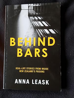 Immagine del venditore per Behind bars : real-life stories from inside New Zealand's prisons venduto da Archway Books