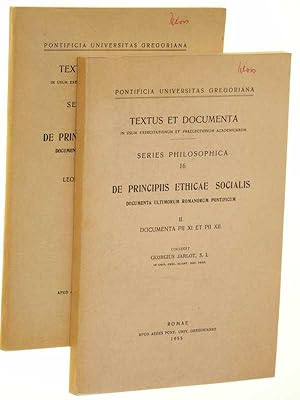 Bild des Verkufers fr De principiis ethicae socialis. Documenta ultimorum Romanorum Pontificum: (1: Documenta Leonis XIII, Pii X, Benedicti XV.109 S. Textus et documenta; Series philosophica, 3. 2: Documenta Pii XI et Pii XII). zum Verkauf von Antiquariat Lehmann-Dronke