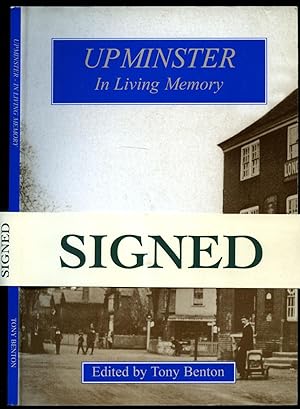 Imagen del vendedor de Upminster in Living Memory [Signed] a la venta por Little Stour Books PBFA Member