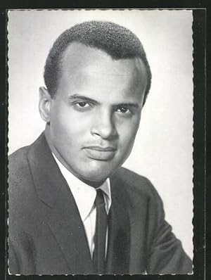 Image du vendeur pour Ansichtskarte Musiker Harry Belafonte im Anzug mit Krawatte mis en vente par Bartko-Reher
