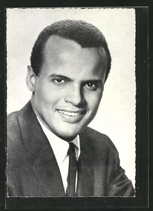 Image du vendeur pour Ansichtskarte Musiker Harry Belafonte in Anzug mit Krawatte mis en vente par Bartko-Reher