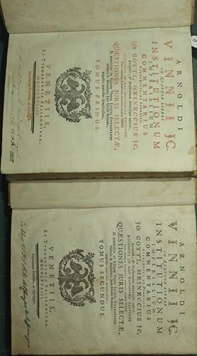 Bild des Verkufers fr Arnoldi Vinnii JC. In quatuor libros Institutionum imperialium commentarius academicus et forensis Jo. Gottl. Heineccius JC. Recensuit, & praefationem notulasque adjecit zum Verkauf von Antica Libreria di Bugliarello Bruno S.A.S.