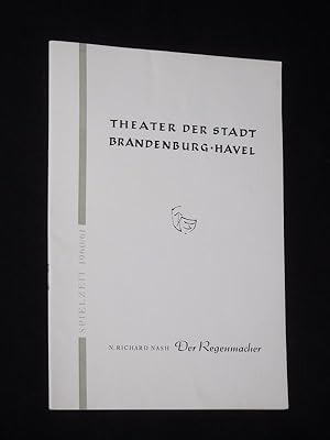 Bild des Verkufers fr Programmheft 1 Theater der Stadt Brandenburg (Havel) 1960/61. DER REGENMACHER von Nash. Insz.: Helmut Schlter, Bhnenbild: Manfred Voigt, Kostme: Christine Schmutzler, techn. Ltg.: Willy Horn. Mit Harry Hansen, Siegfried Hmke, Klaus Bergatt, Sonja Kehler, Eugen P. Herden, Max Labodat, Victor Keune zum Verkauf von Fast alles Theater! Antiquariat fr die darstellenden Knste