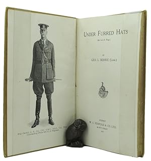 Image du vendeur pour UNDER FURRED HATS (6th A.L.H, Regiment) mis en vente par Kay Craddock - Antiquarian Bookseller