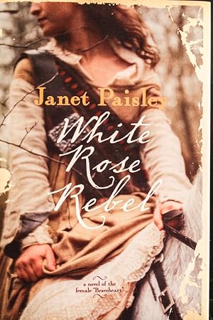 Imagen del vendedor de White Rose Rebel a la venta por Mad Hatter Bookstore