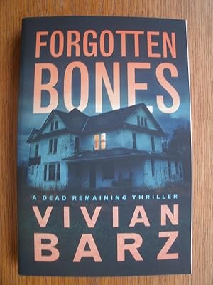 Imagen del vendedor de Forgotten Bones a la venta por Scene of the Crime, ABAC, IOBA