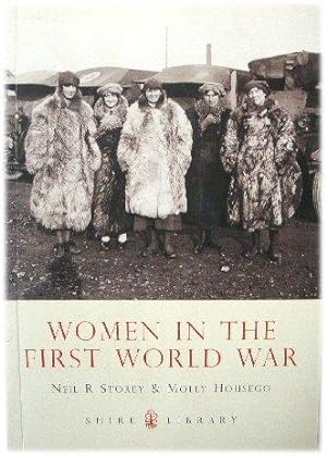 Bild des Verkufers fr Women in the First World War zum Verkauf von PsychoBabel & Skoob Books
