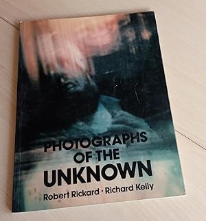 Imagen del vendedor de Photographs of the Unknown a la venta por Librería Diálogo