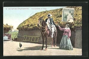 Postcard Argentina, Alcanzandole un mate, Bauer auf Pferd hält Hand der Frau