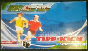 Tipp-Kick Sportstadion Fußball [Tischfußballspiel]. Maße etwa 95 x 53cm.